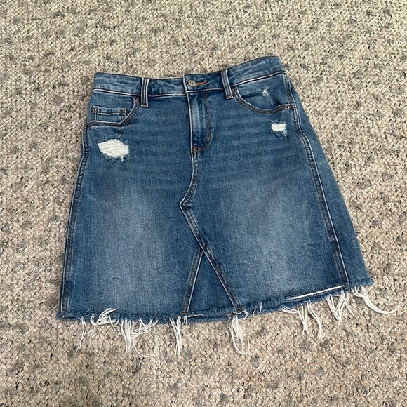🌟2/$10🌟 Old Navy distressed denim skirt - Picture 1 of 4